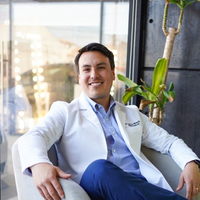 Dr. Luis Wong, médico familiar en Ensenada